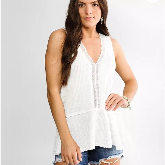 Daytrip @ Buckle White and Cream Lace V Neck Peplum Tank Top Small NWT - Picture 5 of 10